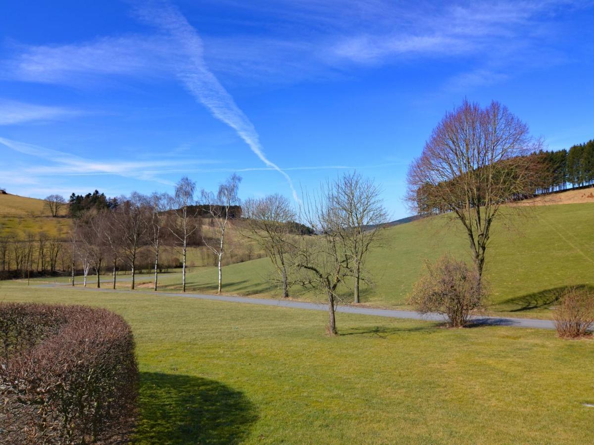 Modern Apartment In Sellinghausen With Terrace Schmallenberg Bilik gambar